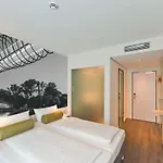 Super 8 By Wyndham Am Centro فندق