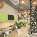 فندق Super 8 By Wyndham Am Centro