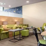 فندق Super 8 By Wyndham Am Centro أوبيرهاوزين