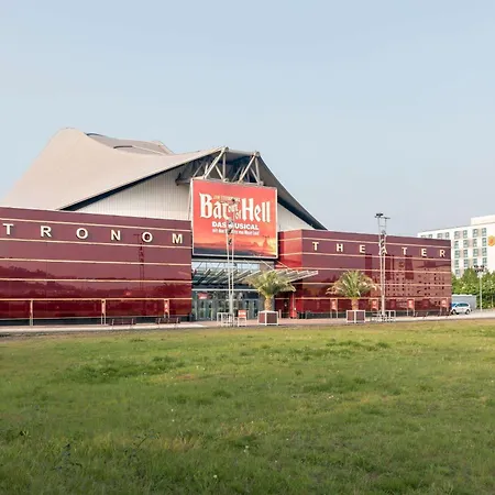 Super 8 By Wyndham Am Centro