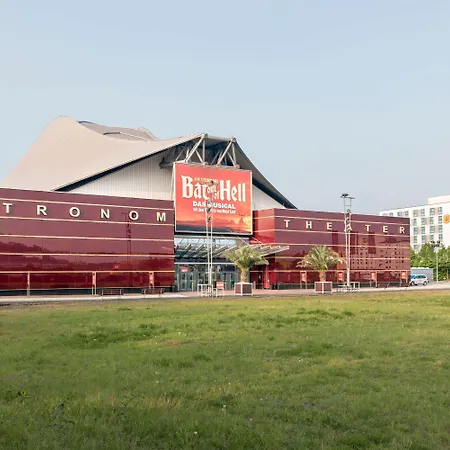 Super 8 By Wyndham Am Centro