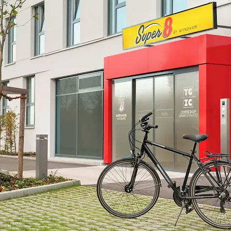 Super 8 By Wyndham Am Centro Оберхаузен