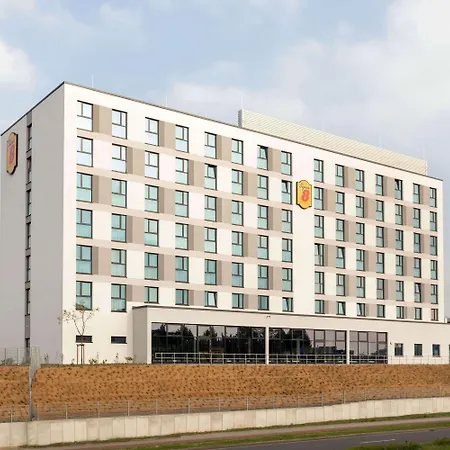 Отель Super 8 By Wyndham Am Centro