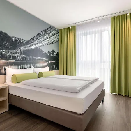 Super 8 By Wyndham Am Centro أوبيرهاوزين