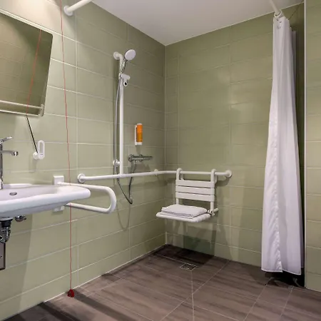 Super 8 By Wyndham Am Centro