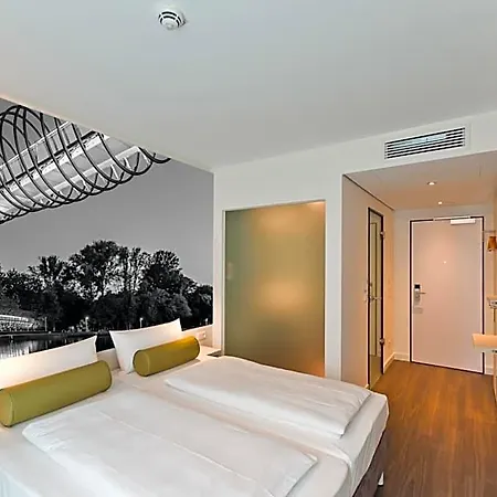 Super 8 By Wyndham Am Centro 3*