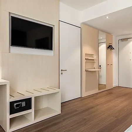 Super 8 By Wyndham Am Centro 3*