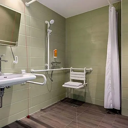 فندق Super 8 By Wyndham Am Centro 3*