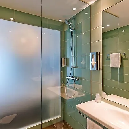 Super 8 By Wyndham Am Centro أوبيرهاوزين