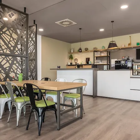 Super 8 By Wyndham Am Centro 3* أوبيرهاوزين