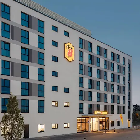 Super 8 By Wyndham Am Centro فندق أوبيرهاوزين
