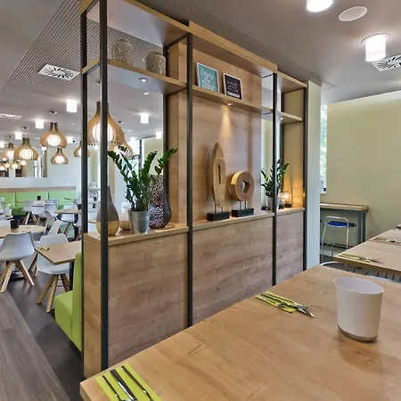 Super 8 By Wyndham Am Centro