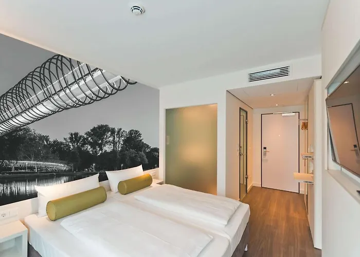 Super 8 By Wyndham Am Centro Otel