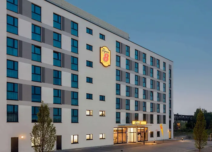 Super 8 By Wyndham Am Centro Hotell