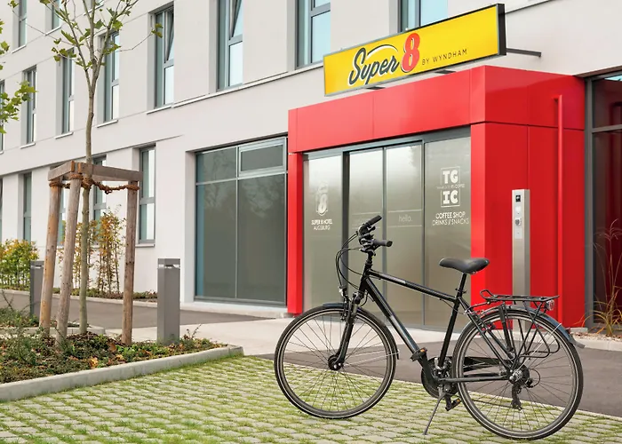 Super 8 By Wyndham Am Centro Oberhausen (North Rhine-Westphalia)