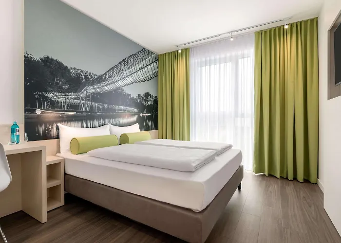 Super 8 By Wyndham Am Centro Ομπερχάουζεν