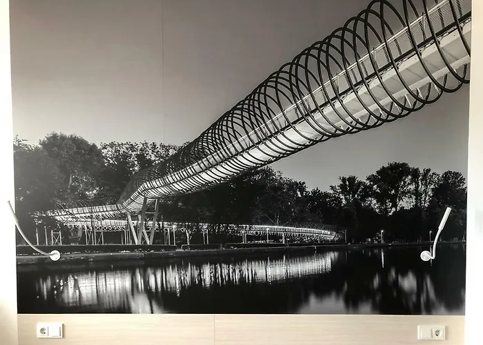 Super 8 By Wyndham Am Centro Hotel Oberhausen (North Rhine-Westphalia)